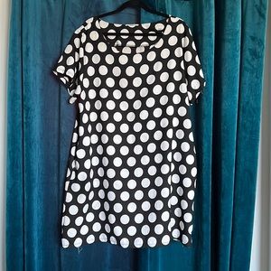 Polka dot mid length dress with pockets in size 16